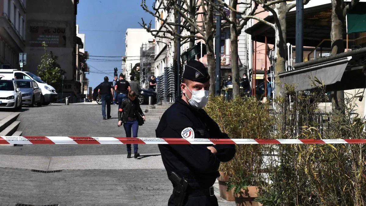  Terrorismo | Un ataque con arma blanca desata terror en París