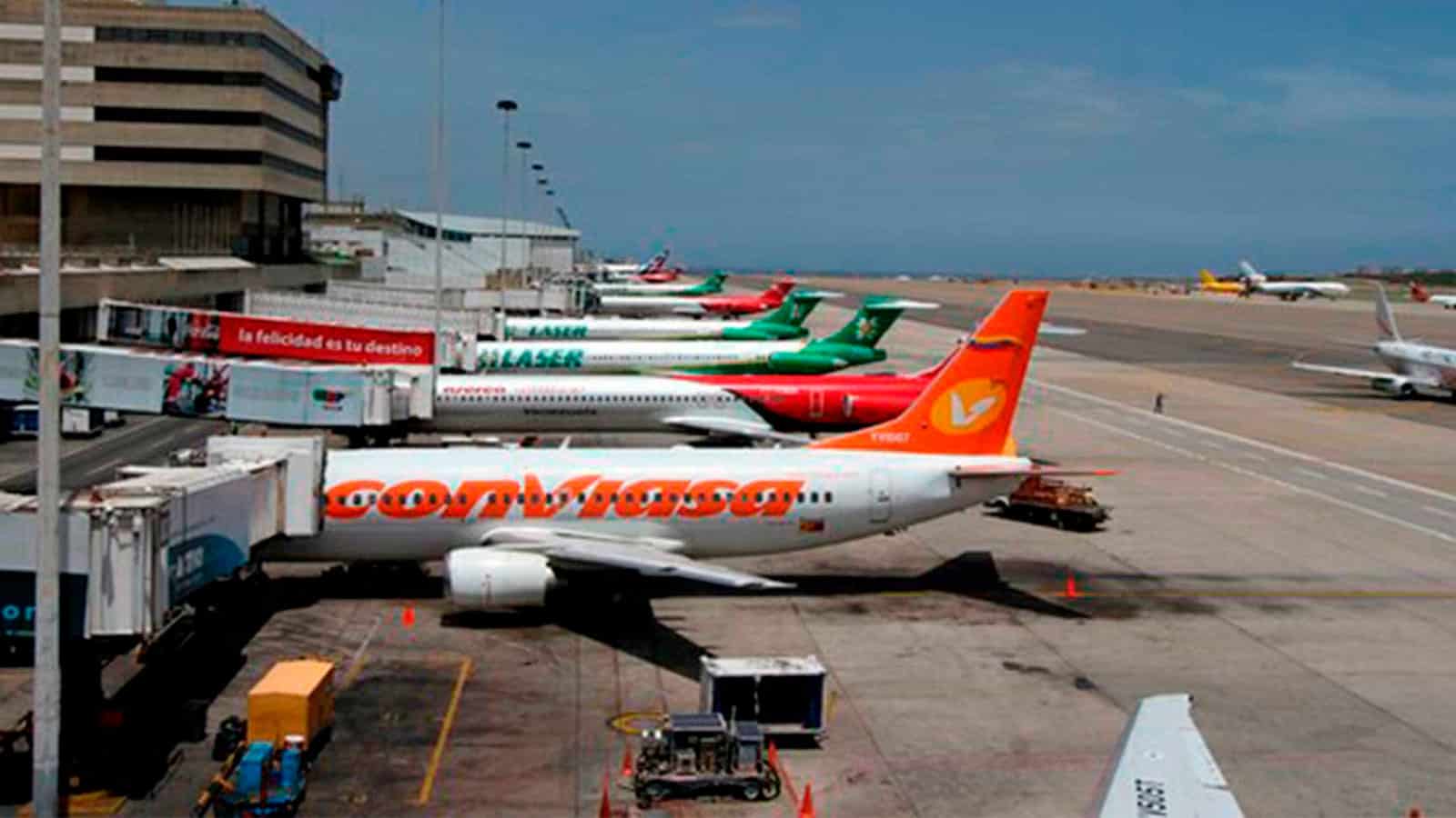  Prorrogan prohibición de vuelos en el país
