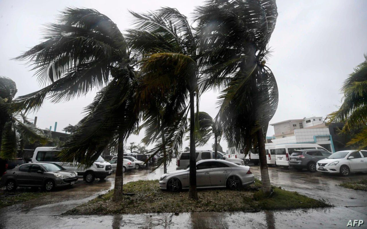 Delta se degradó a «tormenta tropical» al pisar Luisiana