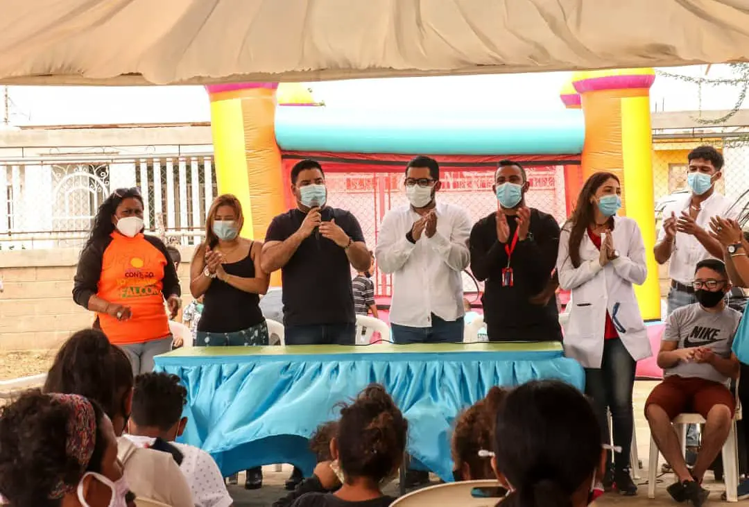  Los Taques impulsa prevención con desinfección en comunidades.