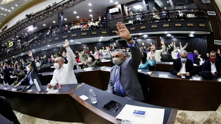 Extienden periodo para postulaciones a rectores del CNE