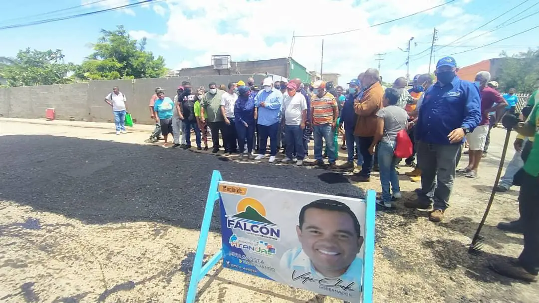 asfaltado llegó a Curazaito