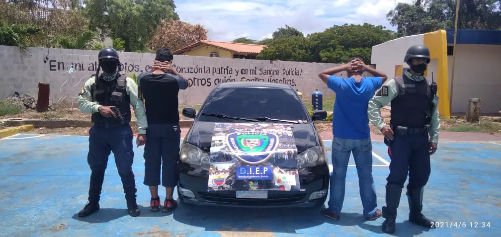 Persecución en Coro termina con dos detenidos