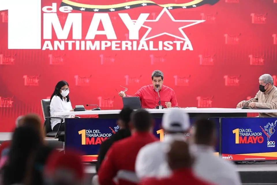  Nicolás Maduro autoriza petrolizar las prestaciones sociales