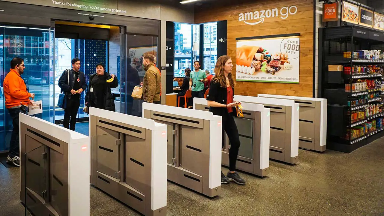 Europa ya disfruta de los supermercados sin cajeros