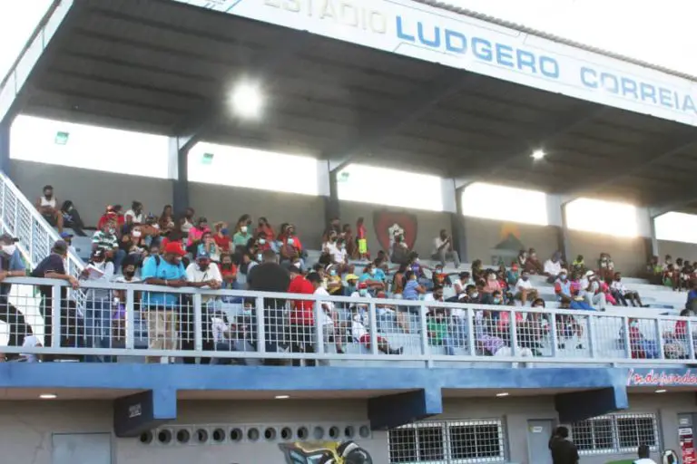 Deportistas de Coro plantearon necesidades al doctor Henry Hernández