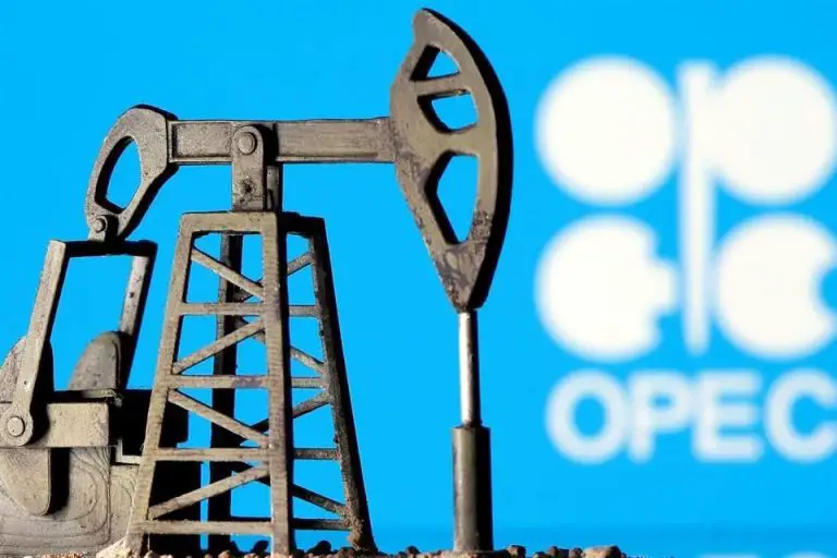 OPEP y Rusia evalúan este 4-Dic reajustar la oferta de crudo