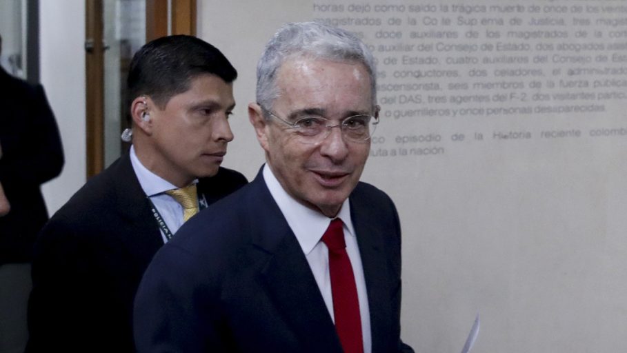 El exmandatario participó en una comparecencia informal ante la Comisión de la Verdad de Colombia