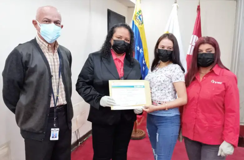 Aprendices del Chamba Juvenil recibieron certificados en diversas ocupaciones productivas