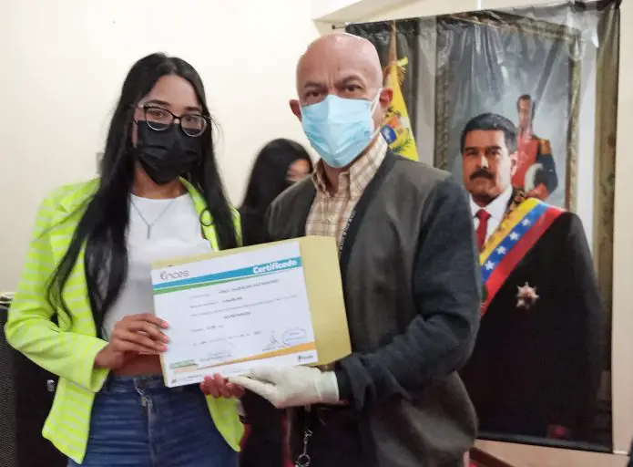 Aprendices del Chamba Juvenil recibieron certificados en diversas ocupaciones productivas