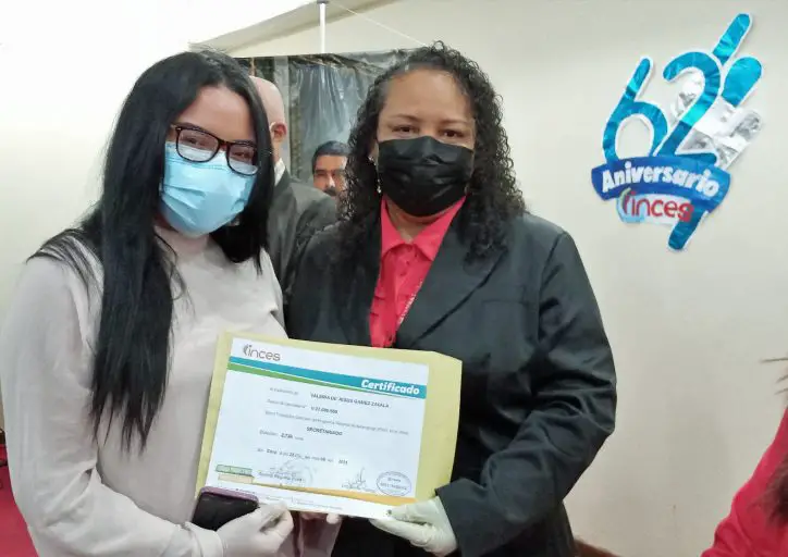 Aprendices del Chamba Juvenil recibieron certificados en diversas ocupaciones productivas