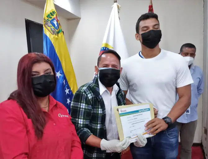 Aprendices del Chamba Juvenil recibieron certificados en diversas ocupaciones productivas