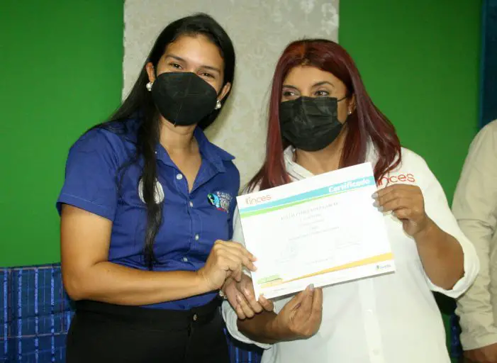 Certificados aprendices de Hidrofalcón y Minaguas