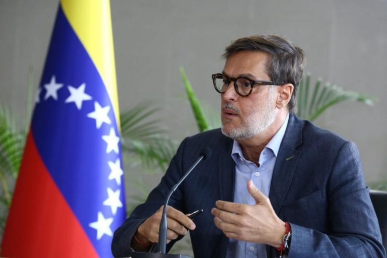 El canciller venezolano, Félix Plasencia, anunció este lunes que Caracas confía en la «pronta» celebración de una nueva reunión entre representantes del Gobierno de Nicolás Maduro y de la oposición.