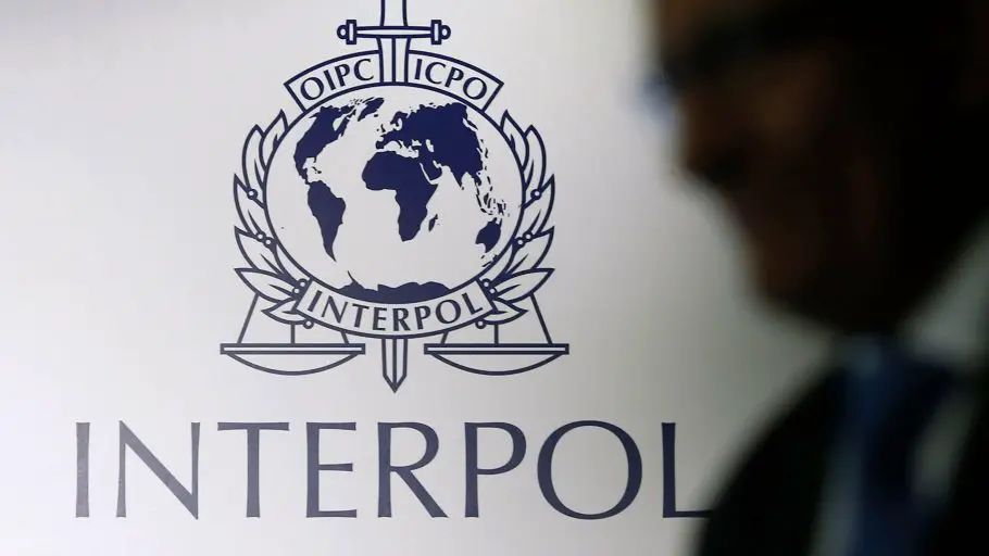 Interpol rechaza por tercera vez alerta roja contra Rafael Correa