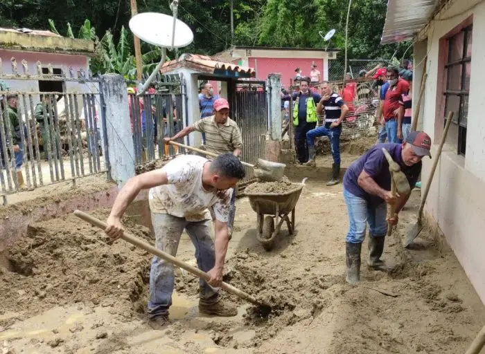 Comienza a llegar ayuda humanitaria a Mérida tras lluviasComienza a llegar ayuda humanitaria a Mérida tras lluvias