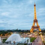 Una bandera gigante ondeará en Torre Eiffel por París 2024