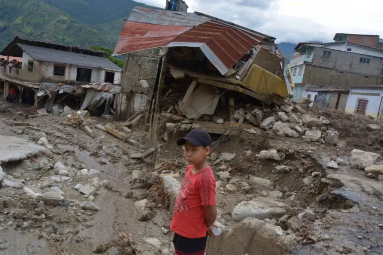 Tovar: entre peñascos, barro y miedo a más lluvia