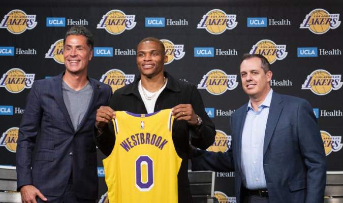 Angeles Lakers arman trabuco con Russell Westbrook