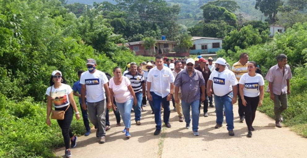 Dirigente político Raúl Chirinos Mestre visitó pueblo del municipio Jacura del estado Falcón