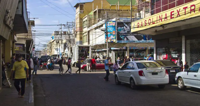 Comerciantes de Punto Fijo no ven luz| Apagones generan pérdidas en el sector comercial