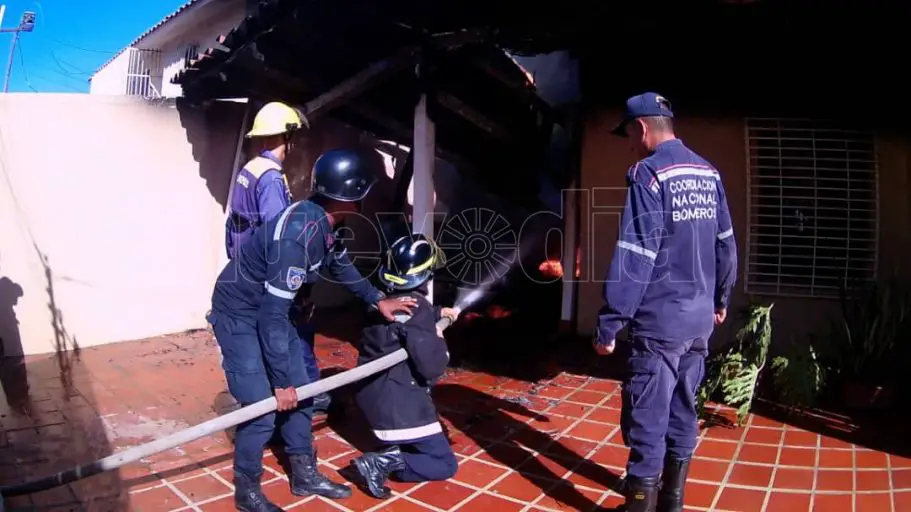Incendio en la urbanización 450 Años de Coro