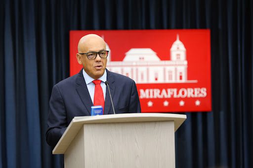 El presidente de la AN, Jorge Rodríguez, denunció la violación de acuerdos establecidos en la Mesa de Diálogo por parte de la oposición venezolana.