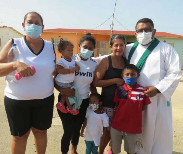 Cáritas evangelizó en sector Bicentenario