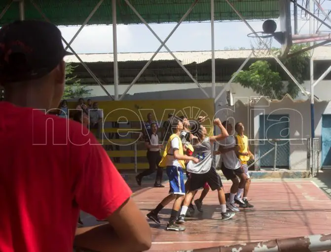 FALCÓN BUSCA 18 BASQUETEROS PARA SU EQUIPO U14