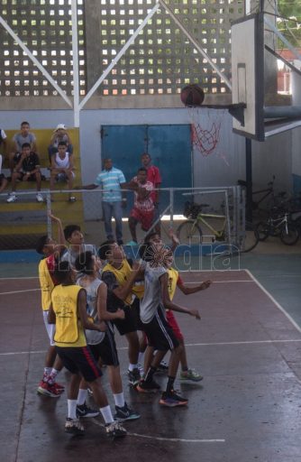 FALCÓN BUSCA 18 BASQUETEROS PARA SU EQUIPO U14