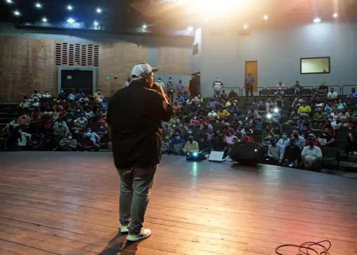 Profesionales, Técnicos y Artesanos con Abel Petit