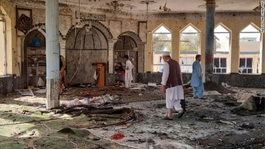 32 muertos y 50 heridos en nuevo atentado a mezquita afgana