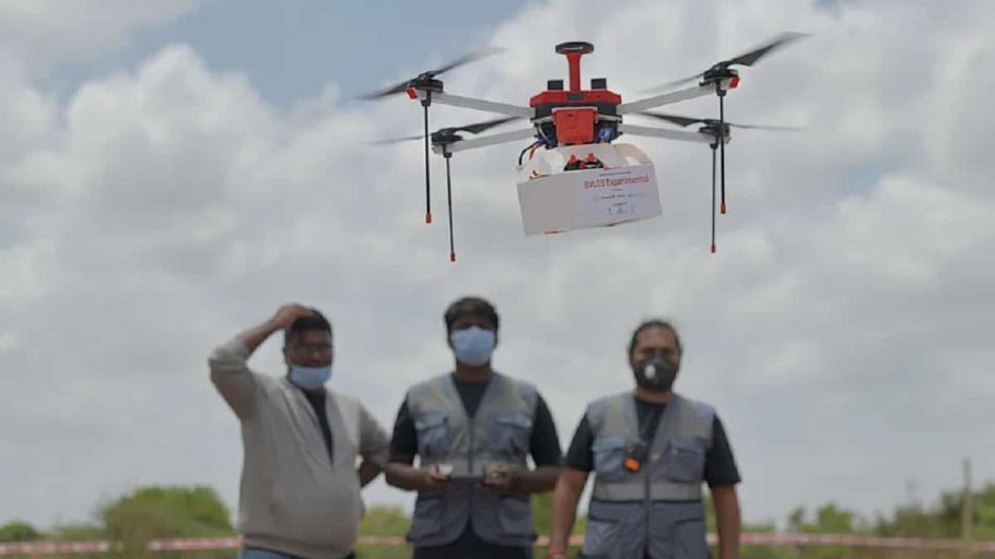La India usa drones para entregar vacunas en zonas remotas