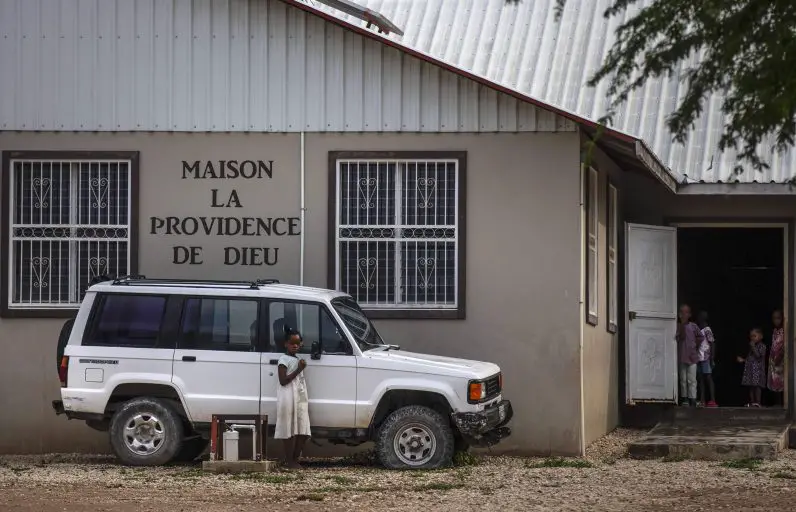 EE.UU. y Haití tratan de liberar a 17 misioneros secuestrados