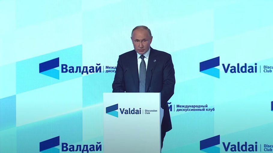 Putin: "El Putin: "El modelo existente del capitalismo se ha agotado" existente del capitalismo se ha agotado"