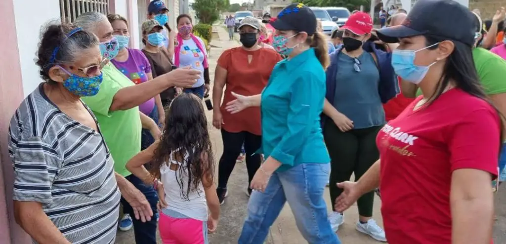 Dabajuro | Candidatas para el 21N se mantienen en las calles