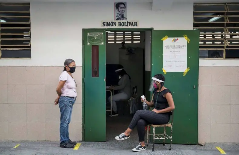 “Triunfo electoral para el gobierno y victoria política para la oposición”