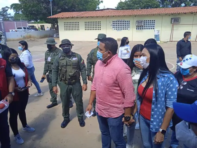 Clark "el pueblo decide por su paz y estabilidad"