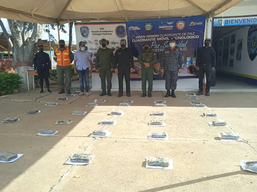 Incautan 34 panelas de presunta cocaína en la Coro-Punto Fijo