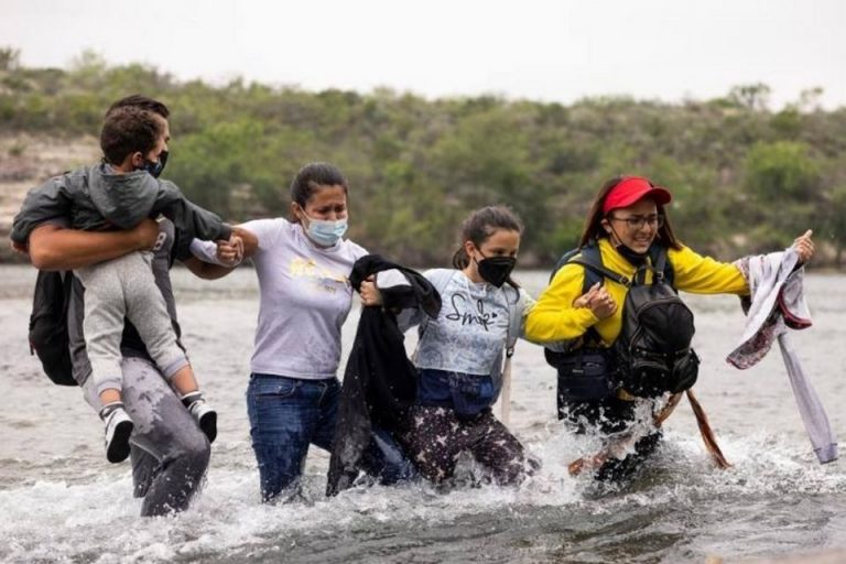 Detuvieron a 114 migrantes cubanos y venezolanos en México