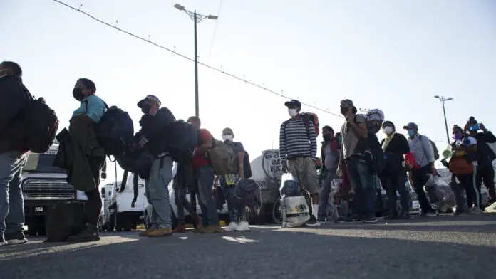  México disuelve la primera caravana migrante de 2022