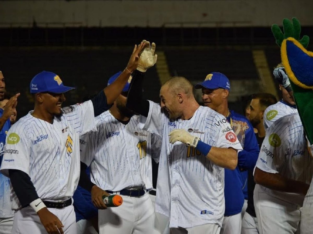 Magallanes igualó la gran final con Caribes
