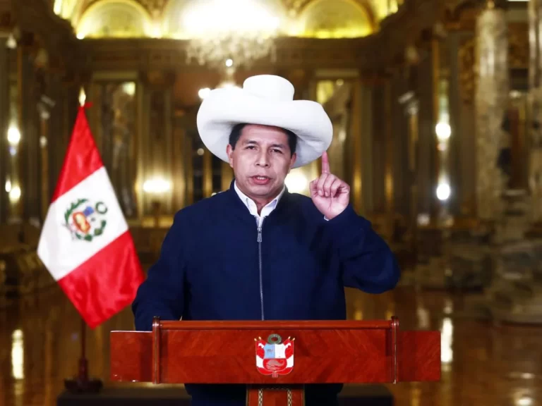 Presidente peruano Pedro Castillo viaja a Chile para Gabinete Binacional
