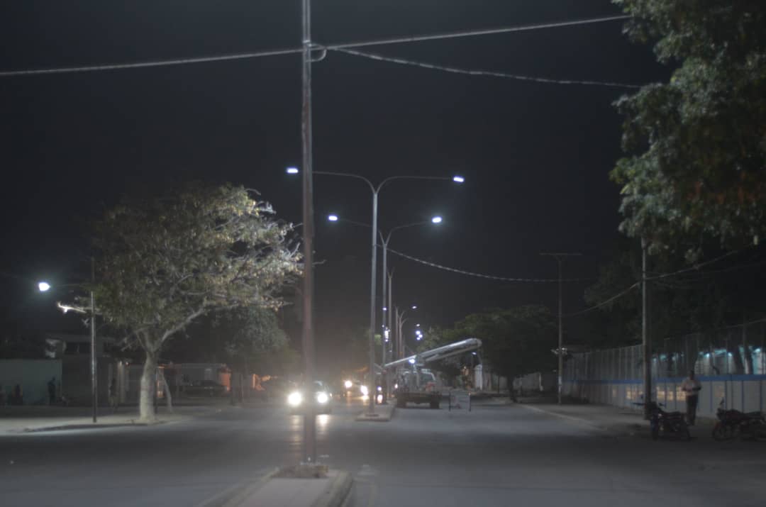 Alcalde Henry Hernández alumbró la avenida Ruiz Pineda