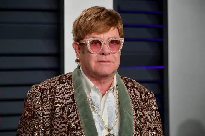 Elton John rindió homenaje a Selena Quintanilla