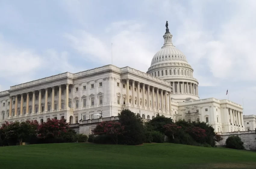  Autoridades de EE. UU. ordenan la evacuación del Capitolio por posible ataque aéreo