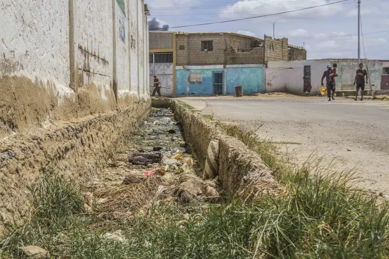 Vecinos de Nuevo Barrio claman por un drenaje de cloacas