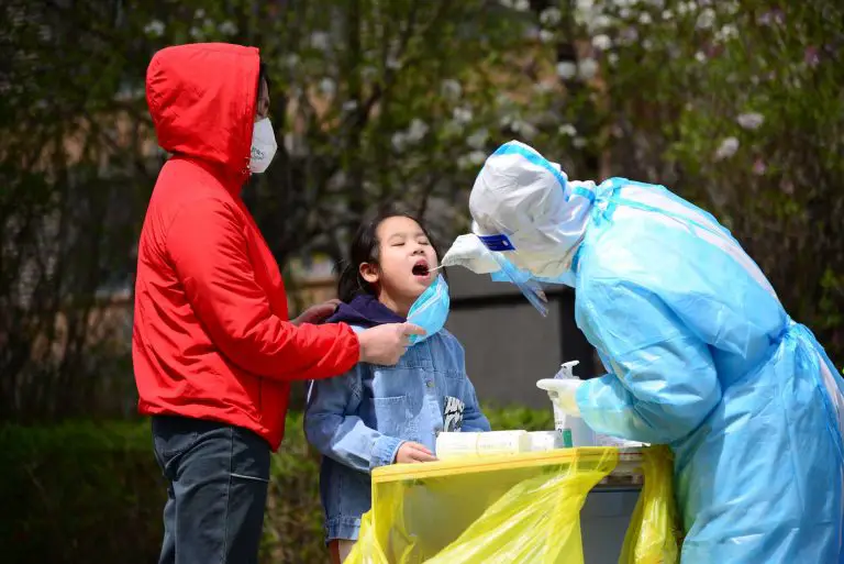 Escuelas de Beijing comenzarán vacaciones un día antes debido a COVID-19