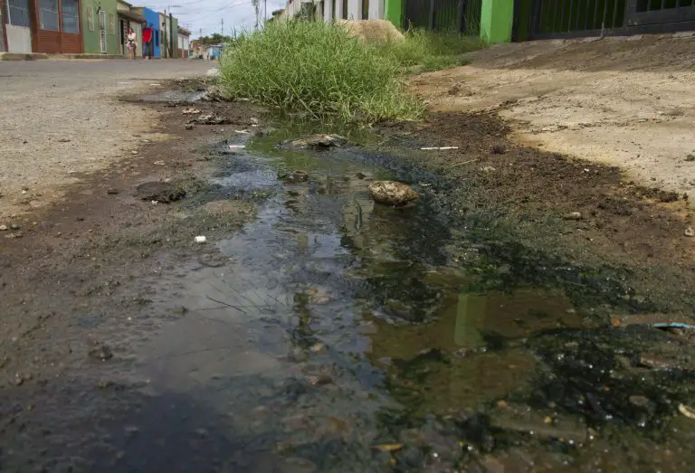 Cloacas en Caja de Agua un problema sin solución