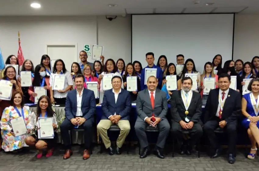  45 psicólogos venezolanos incorporados al colegio de psicólogos de Lima